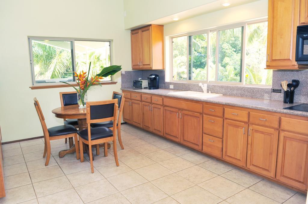 كيهي Aloha Aku Inn & Suites الغرفة الصورة