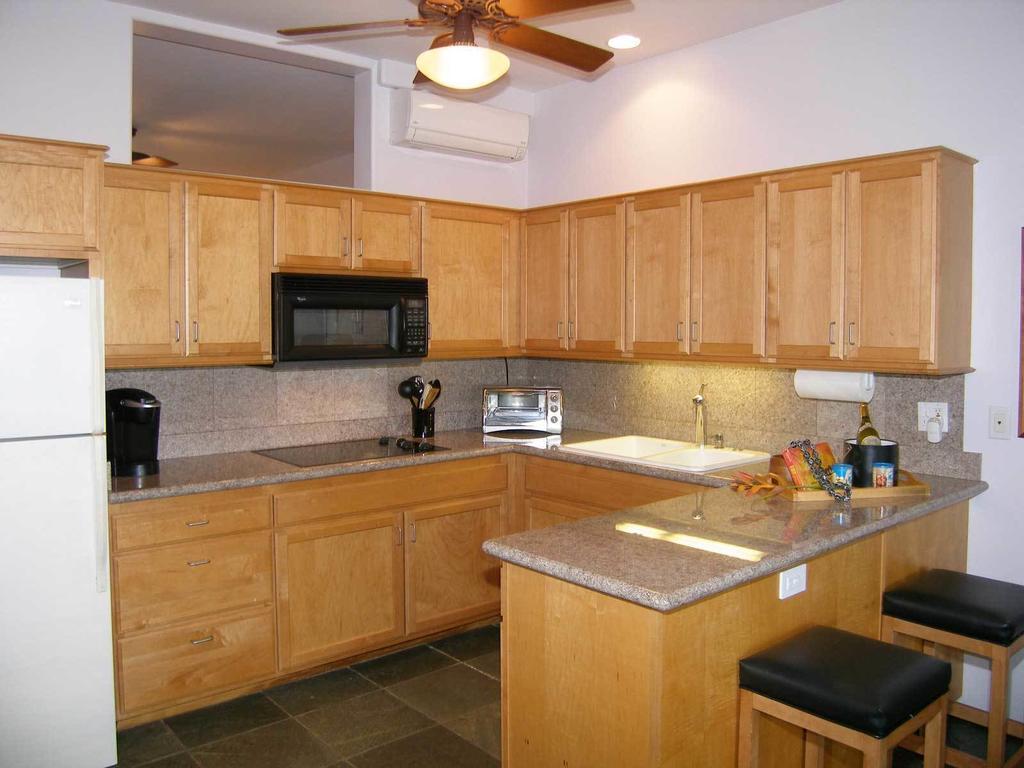 كيهي Aloha Aku Inn & Suites الغرفة الصورة