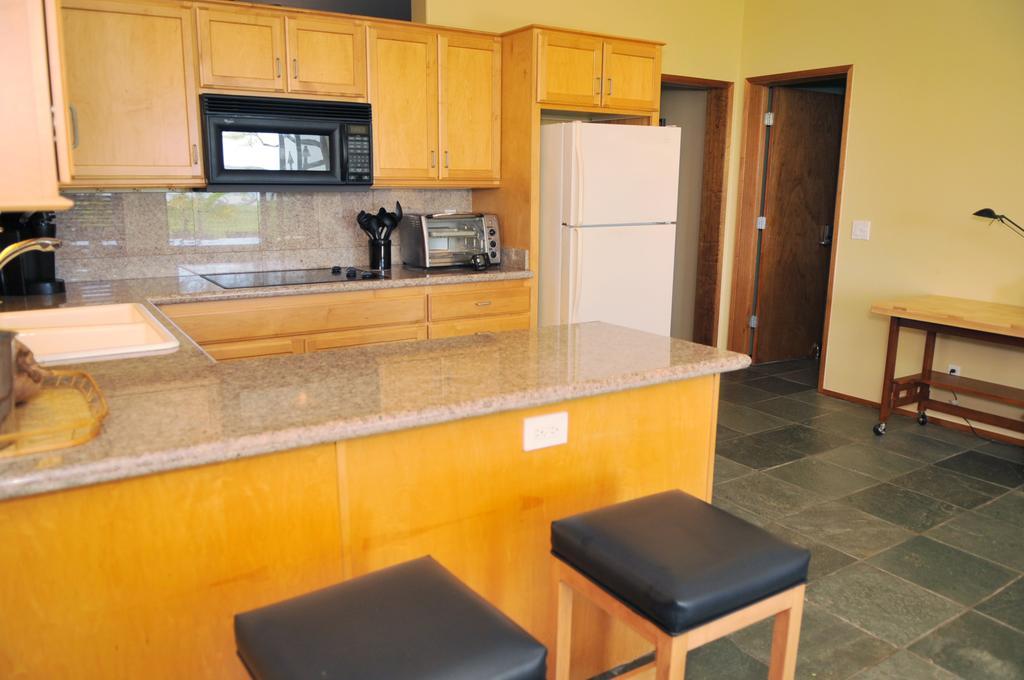 كيهي Aloha Aku Inn & Suites الغرفة الصورة